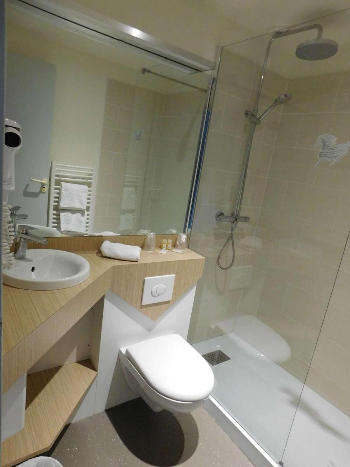 Brit Hotel Argentan Eksteriør bilde