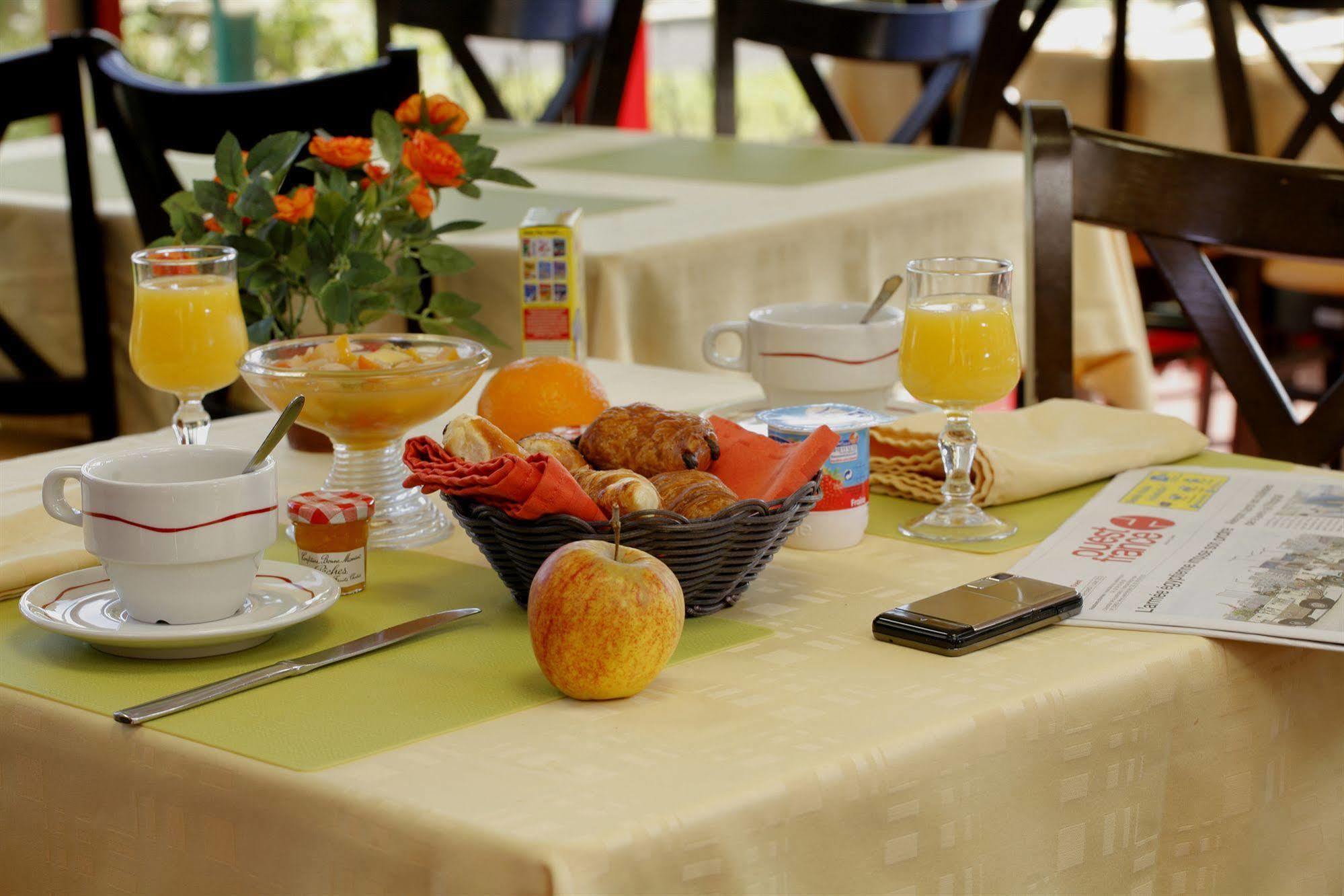 Brit Hotel Argentan Eksteriør bilde