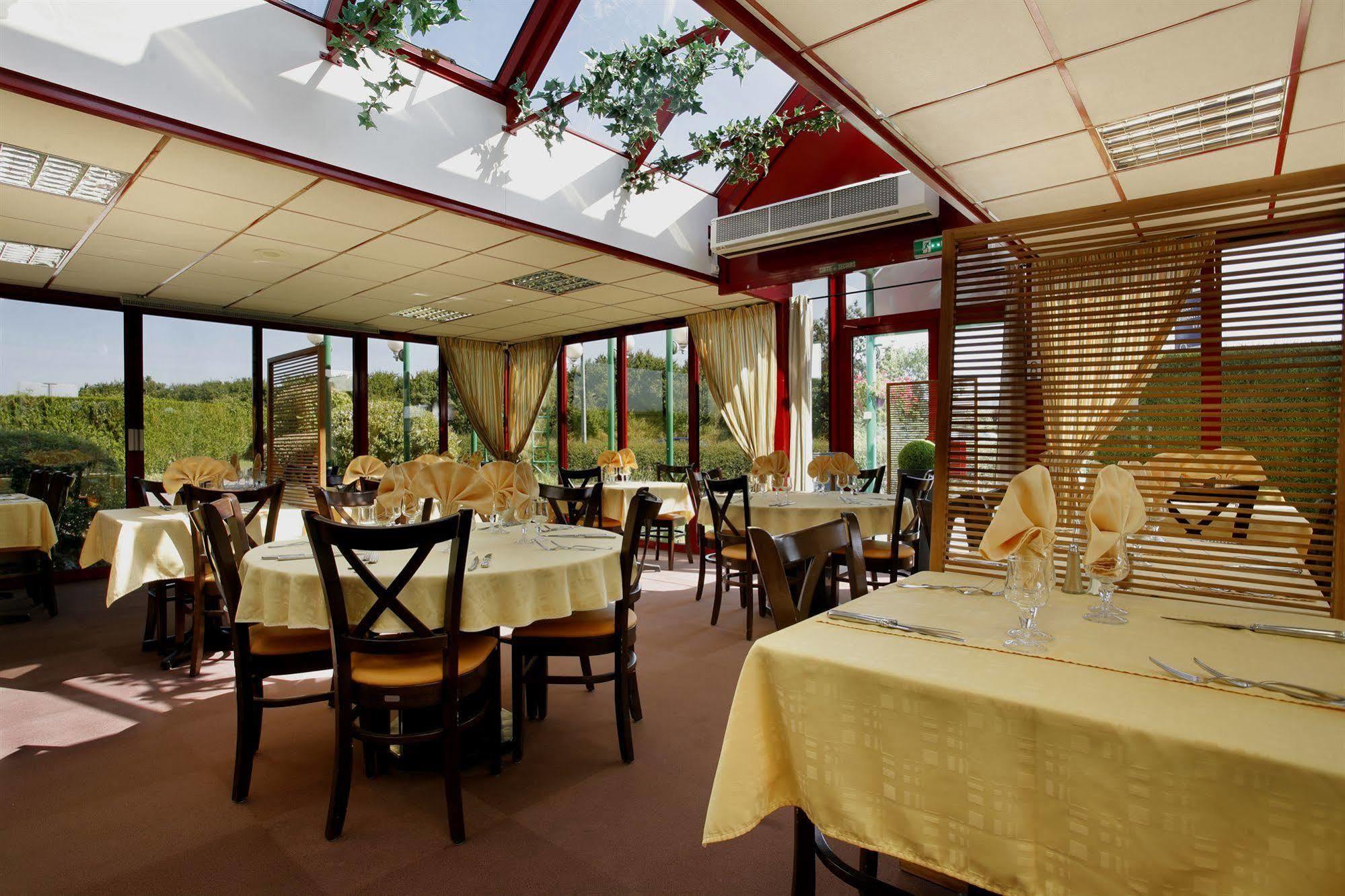Brit Hotel Argentan Eksteriør bilde